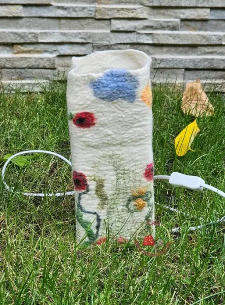 Asztali lámpa nemezelt köntösben2_eredmény